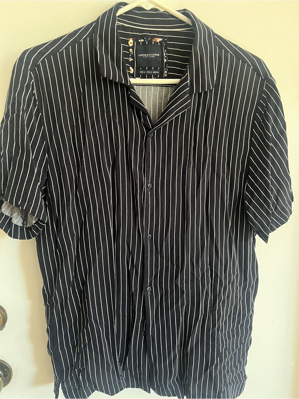 Denim & Flower Black Short-Sleeve Pinstripe Button-Down Shirt